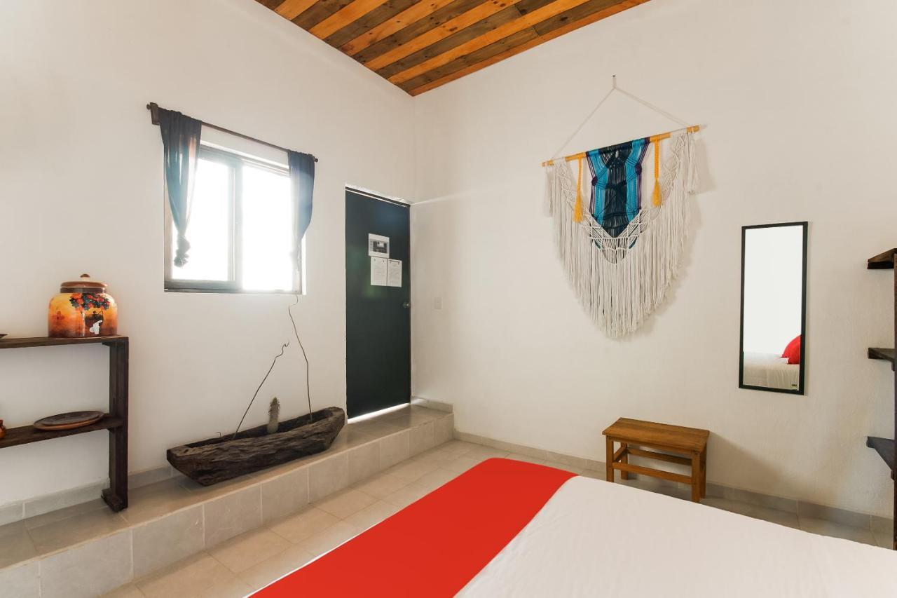 Hotel Oyo Jarro Café 2*